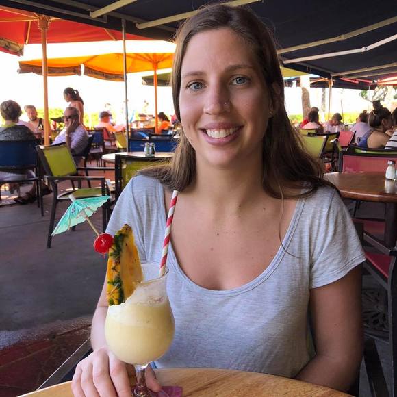 Meet your Posher, Laura - Picture 1 of 1